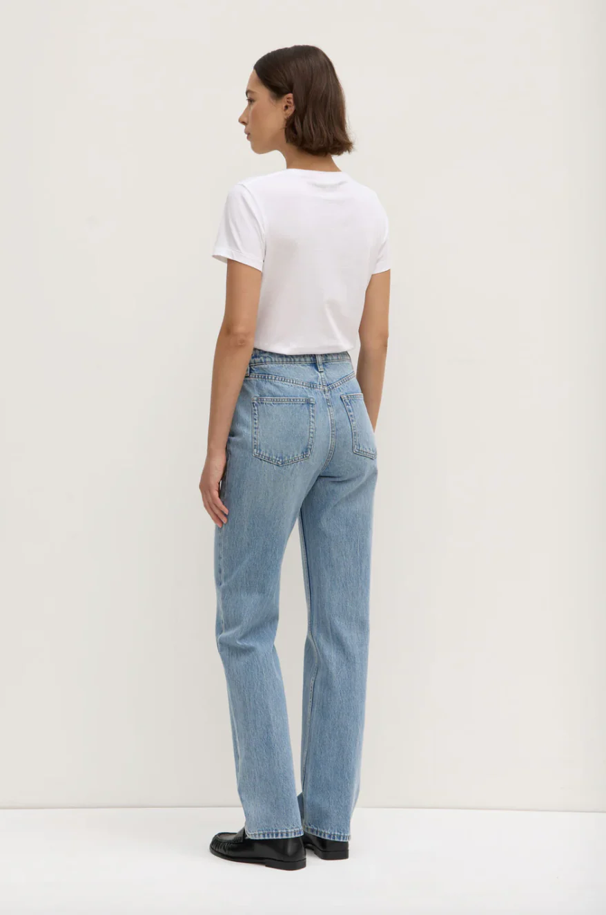 Womens Classic Straight Leg Jean - Indigo Fade - Image 4